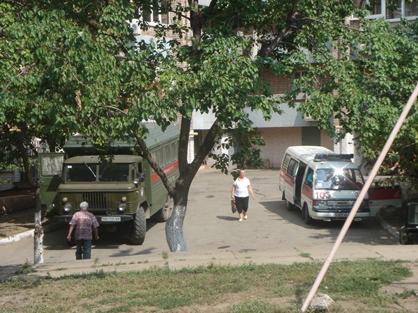 Для ликвидации последствий взрыва в Луганске по улице Шевченко, 4, было привлечено и задействовано 6  бригад «скорой» помощи 