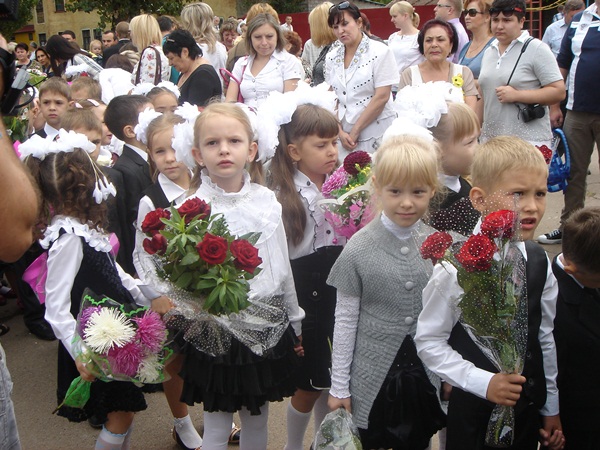 День знаний в луганской школе 