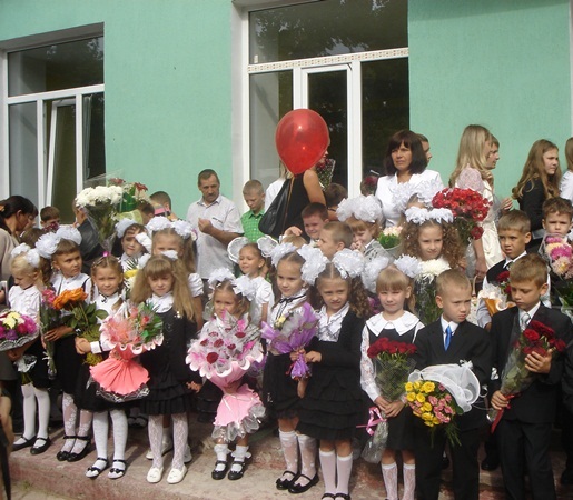 День знаний в луганской школе 
