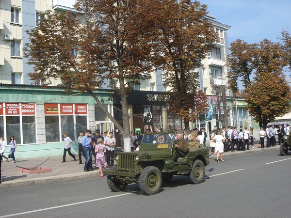 3 сентября по главной улице города Луганска проехал легендарный танк Т-34