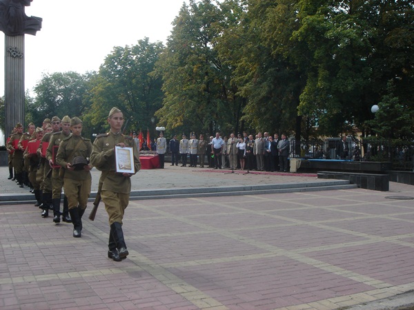 В Луганске прошла церемония перезахоронения советских солдат 