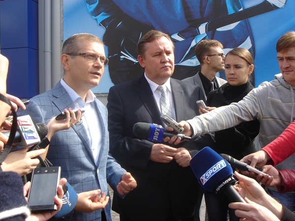 Вице-премьер-министр Украины открыл Ледовую арену в Луганске 