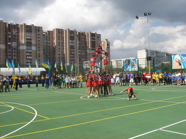 В Луганске прошел чемпионат по уличному баскетболу 