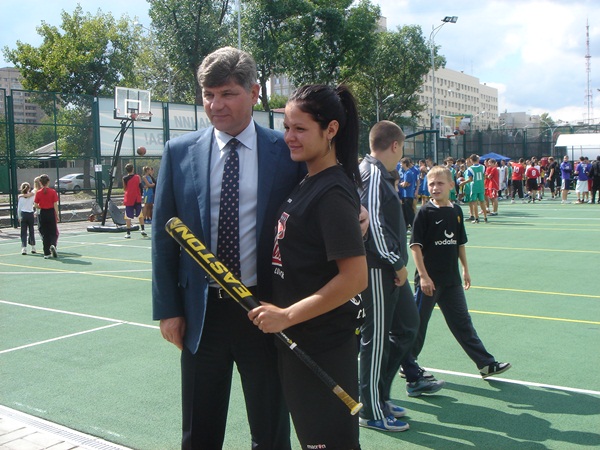 В Луганске прошел чемпионат по уличному баскетболу 