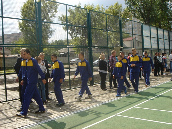 В Луганске прошел чемпионат по уличному баскетболу 