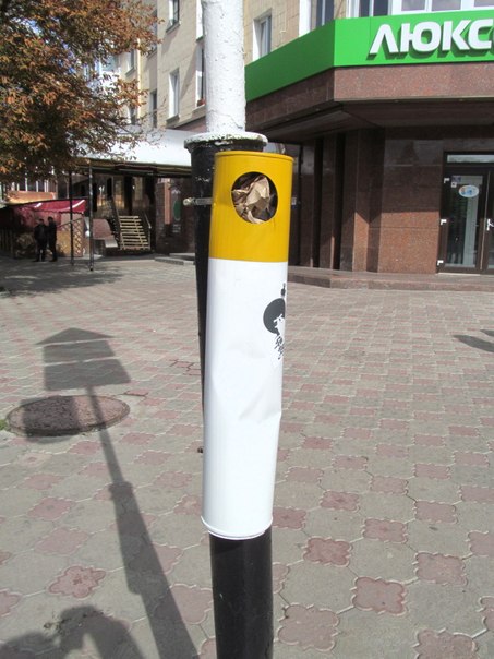 Пепельницы в Луганске используют как урну и боксерскую грушу