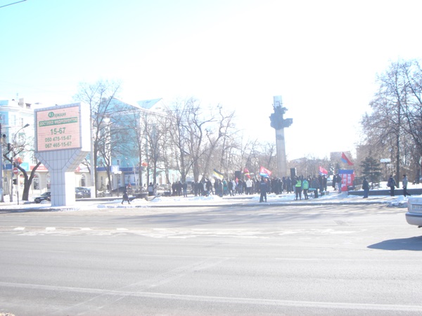 В Луганске Народное вече состоялось под песни «Любэ»