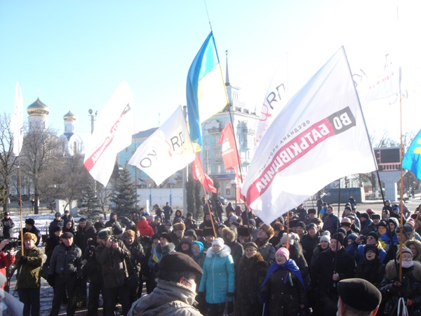 Луганские активисты выступили против принятых законов «Олийныка-Колесниченко»