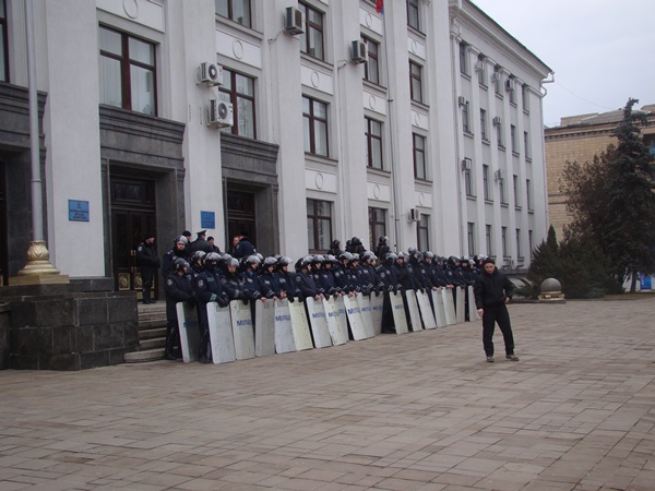 Неудачный штурм ЛОГА: «Титушки», сторонники РФ или истинные патриоты? 