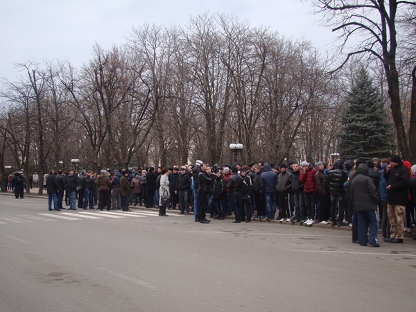 Неудачный штурм ЛОГА: «Титушки», сторонники РФ или истинные патриоты? 